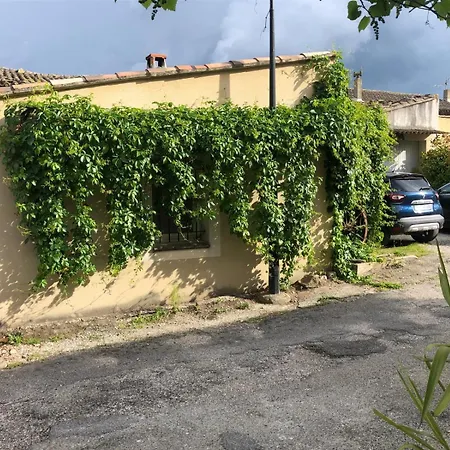 Apartment Parenthese Caumontoise . *